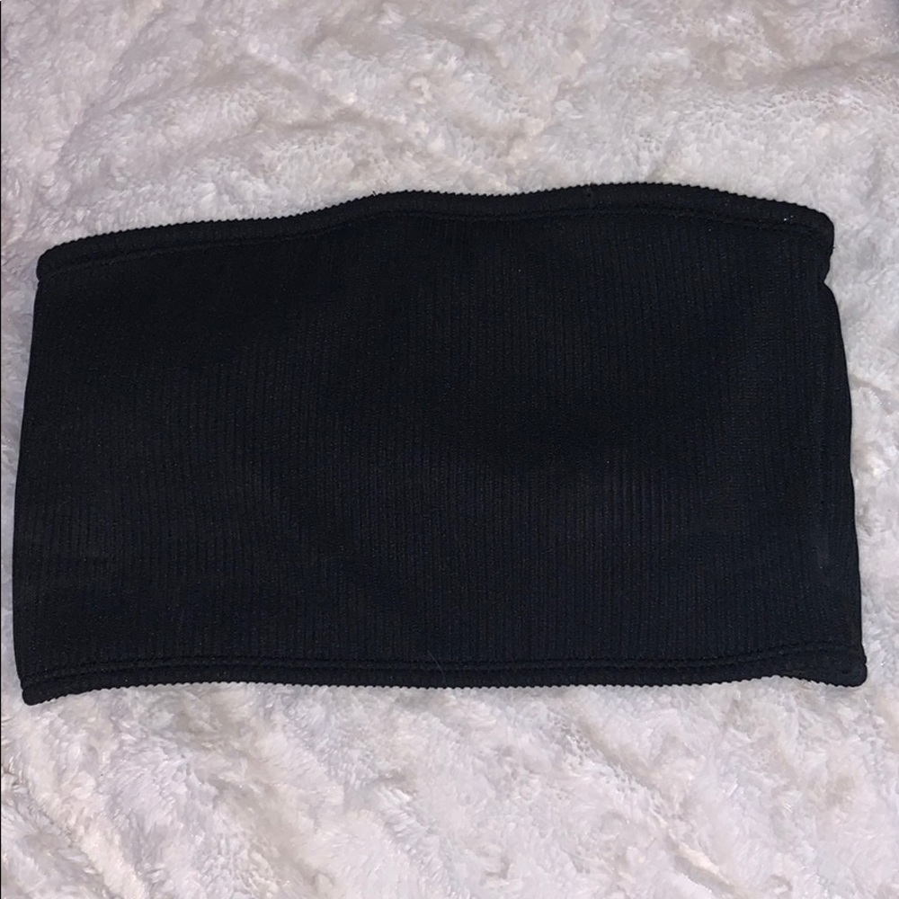 black bandaeu bikini top